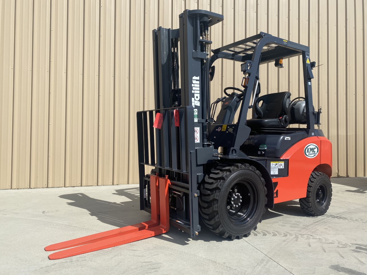 2020 Noblelift FE3D forklift against a blank background.